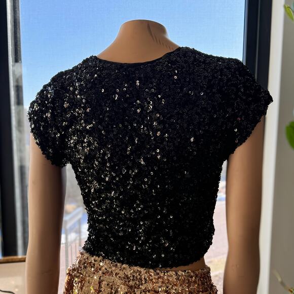 NWT- Francesca’s Rylee Short Sleeve Cropped Black Sequin Top, Women’s X-Small - Picture 4 of 8